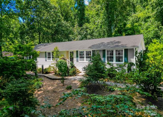 Property at 122 Little Jones Mountain Rd, Asheville, NC 28805, 3 beds, 2 baths