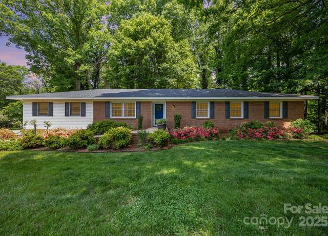 Property at 360 Country Ln, Mocksville, NC 27028, 4 beds, 2 baths