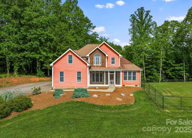 Property at 1586 Bull Creek Rd, Marshall, NC 28753, 4 beds, 3 baths