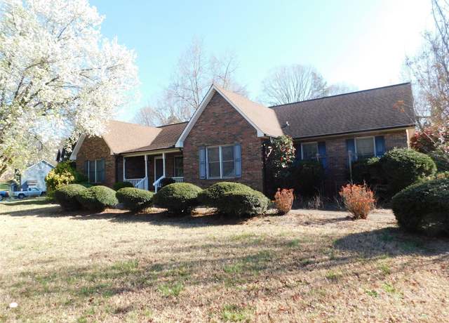 Property at 110 Robin Rd, Lincolnton, NC 28092, 3 beds, 2 baths