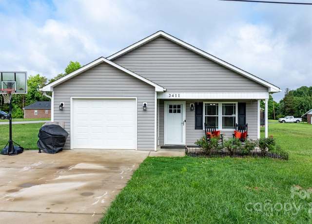 Property at 2411 28th St NE, Hickory, NC 28601, 3 beds, 2 baths