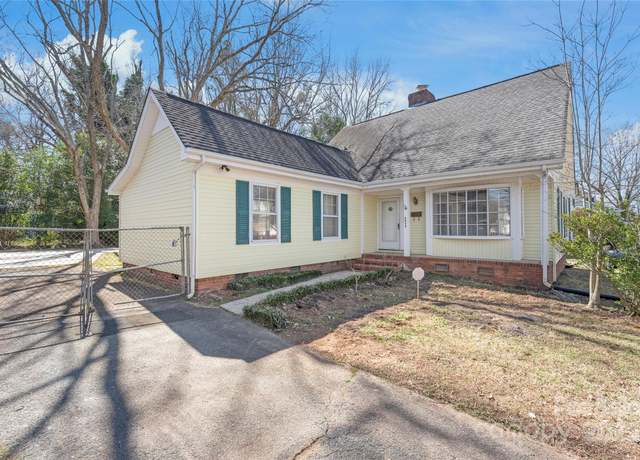 Property at 6626 Somersworth Dr, Charlotte, NC 28215, 3 beds, 2 baths