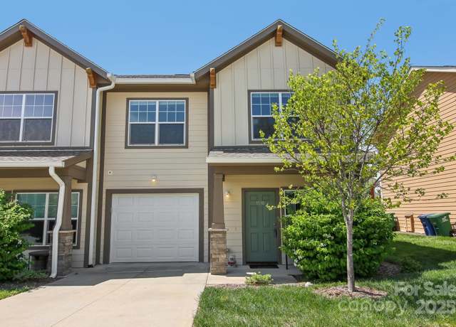 Property at 1110 Lynwood Forest Rd, Arden, NC 28704, 3 beds, 2.5 baths