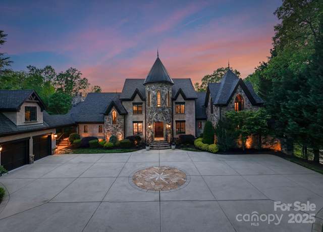Property at 172 Tennessee Cir, Mooresville, NC 28117, 5 beds, 7 baths