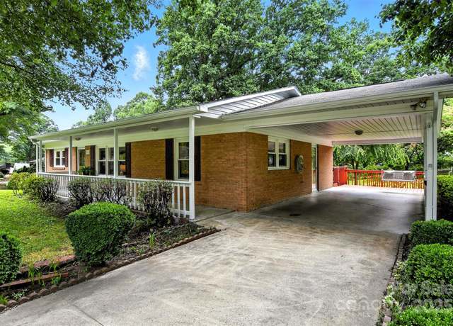 Property at 2911 Spencer St, Lenoir, NC 28645, 3 beds, 1 bath