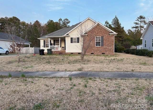 Property at 333 E Village Dr E, Monroe, NC 28112, 3 beds, 2 baths
