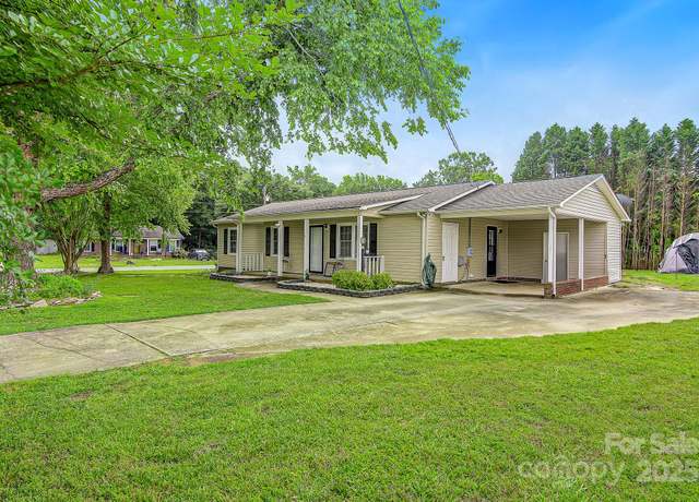 Property at 1116 Crestview Dr, Salisbury, NC 28146, 3 beds, 2 baths