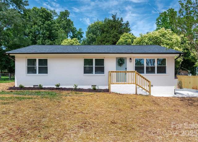 Property at 756 Logan St, Mooresville, NC 28115, 3 beds, 2 baths