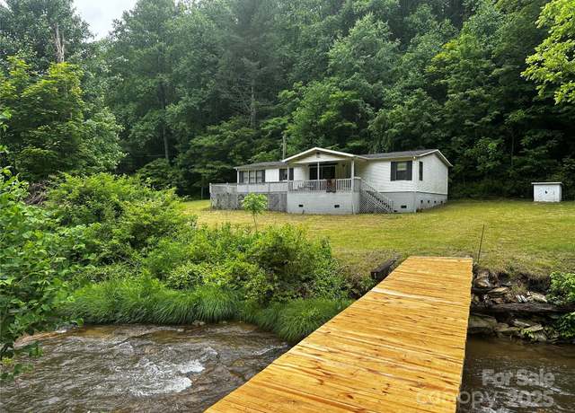 Property at 731 Pigeon Roost Rd, Green Mountain, NC 28740, 3 beds, 3 baths