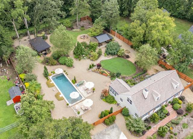 Property at 321 Country Club Dr, Rock Hill, SC 29730, 3 beds, 2.5 baths