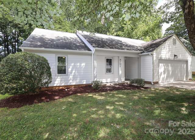 Property at 8339 Houndstooth Dr, Charlotte, NC 28227, 3 beds, 2 baths