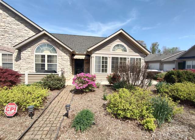 Property at 811 Wynnshire Dr Unit A, Hickory, NC 28601, 2 beds, 2 baths