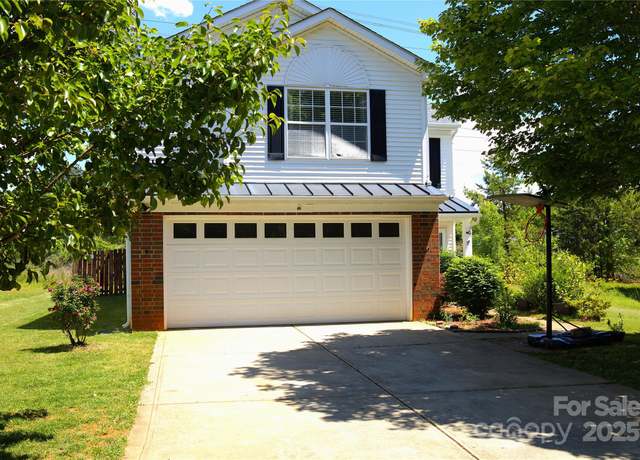 Property at 6614 Wicked Oak Ln, Charlotte, NC 28216, 4 beds, 2.5 baths