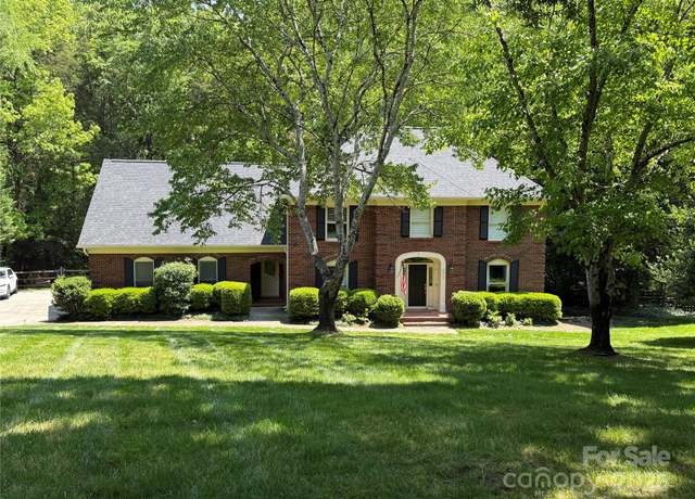 Property at 6923 Chatford Ln, Charlotte, NC 28210, 4 beds, 2.5 baths