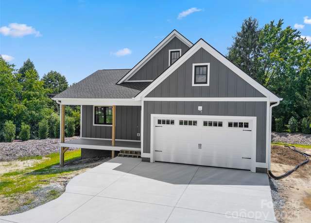 Property at 30 Olde Oak Ct, Hendersonville, NC 28792, 3 beds, 2 baths