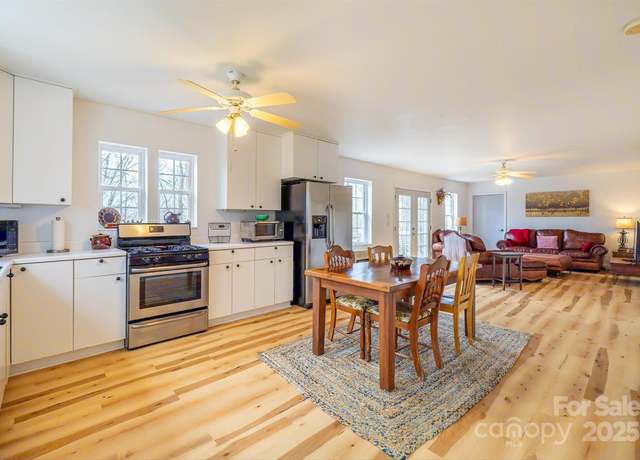 Property at 661 Old Chestnut Mountain Rd, Newland, NC 28657, 2 beds, 2.5 baths