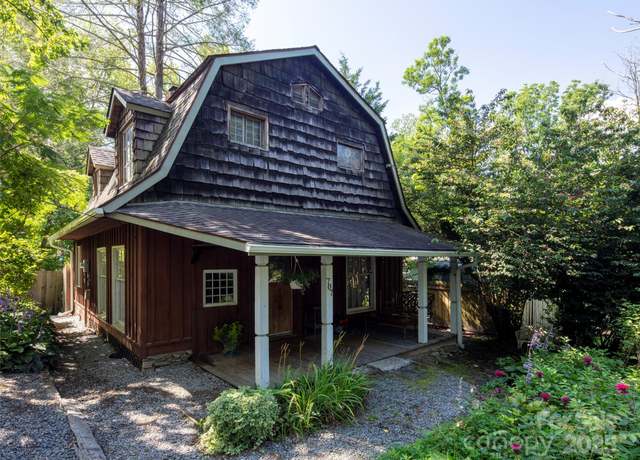 Property at 707 Miami Ter, Hendersonville, NC 28791, 3 beds, 2 baths