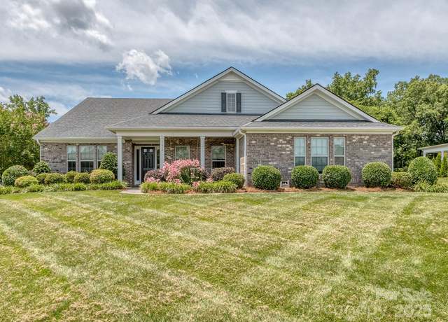 Property at 314 Candella Dr, Matthews, NC 28104, 4 beds, 3 baths