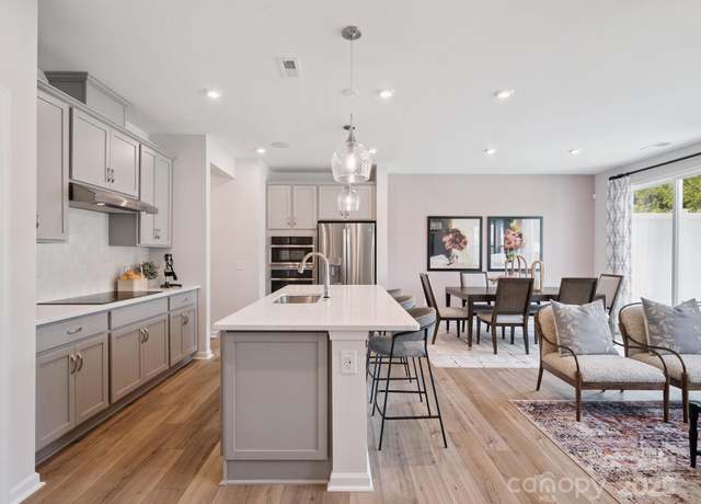 Property at 506 Webster Ln, Cramerton, NC 28032, 3 beds, 2.5 baths