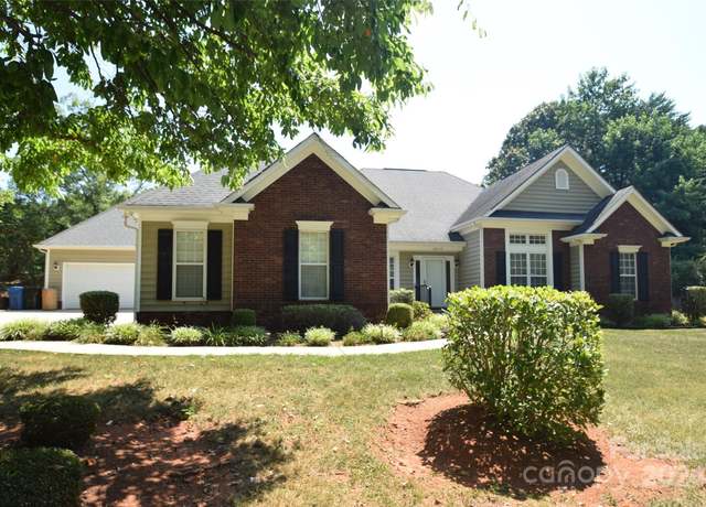 Property at 6929 Plough Dr, Charlotte, NC 28227, 3 beds, 2 baths