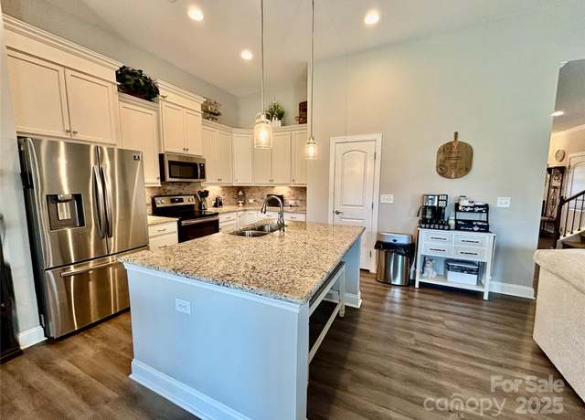 Property at 1024 Mayapple Way, Belmont, NC 28012, 3 beds, 2 baths