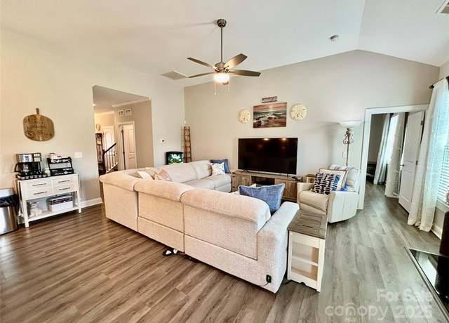 Property at 1024 Mayapple Way, Belmont, NC 28012, 3 beds, 2 baths