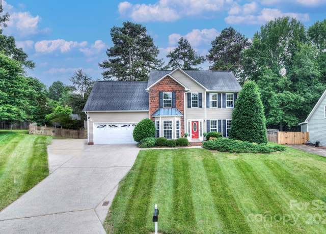Property at 1633 Kiawah Ct, Gastonia, NC 28056, 4 beds, 2.5 baths