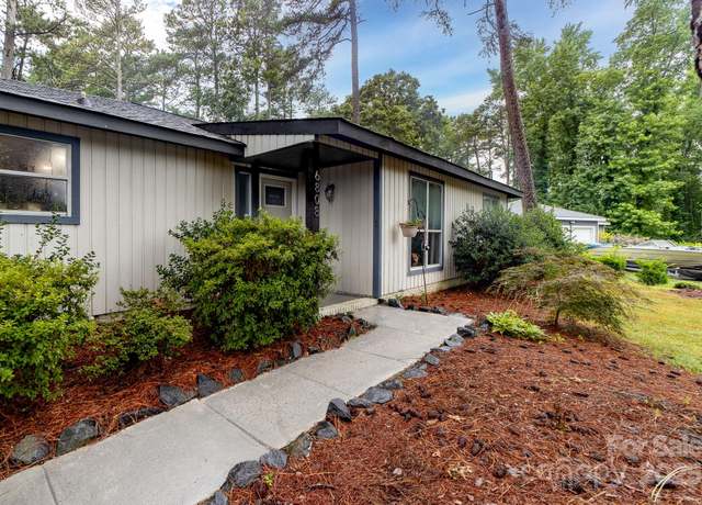 Property at 6808 Arroyo Dr, Charlotte, NC 28227, 3 beds, 2 baths