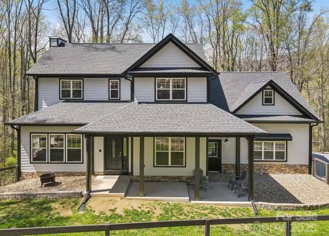 Property at 650 Dogwood Dr, Maggie Valley, NC 28751, 3 beds, 2.5 baths