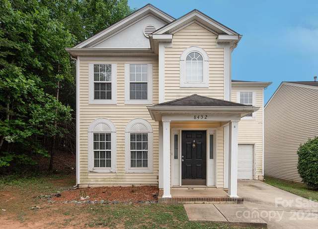 Property at 8432 Spirea Ct, Charlotte, NC 28215, 3 beds, 2.5 baths