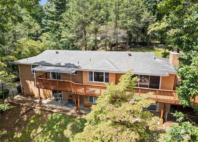 Property at 62 Lenoir Cir, Waynesville, NC 28786, 5 beds, 4 baths