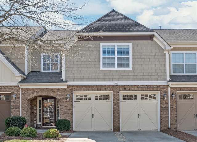 Property at 8513 Loxton Cir, Charlotte, NC 28214, 3 beds, 2.5 baths