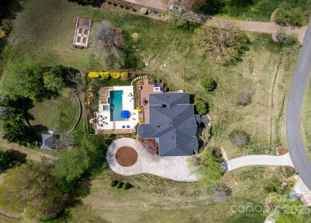 Property at 12932 Westmoreland Farm Rd, Davidson, NC 28036, 4 beds, 4.5 baths