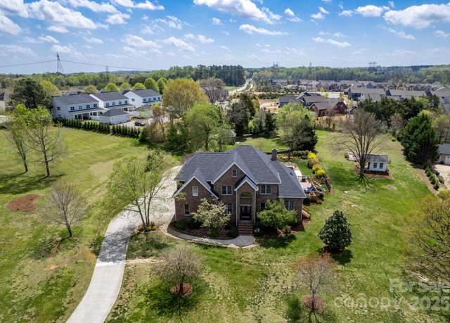 Property at 12932 Westmoreland Farm Rd, Davidson, NC 28036, 4 beds, 4.5 baths