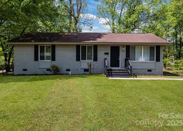 Property at 801 Bilmark Ave, Charlotte, NC 28213, 3 beds, 1.5 baths