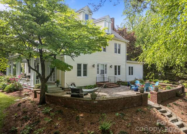 Property at 100 Poplar Spring Trl, Hendersonville, NC 28739, 5 beds, 4.5 baths