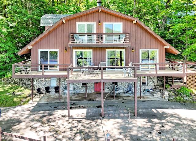 Property at 80 Hidden Falls Rd, Maggie Valley, NC 28751, 4 beds, 4.5 baths