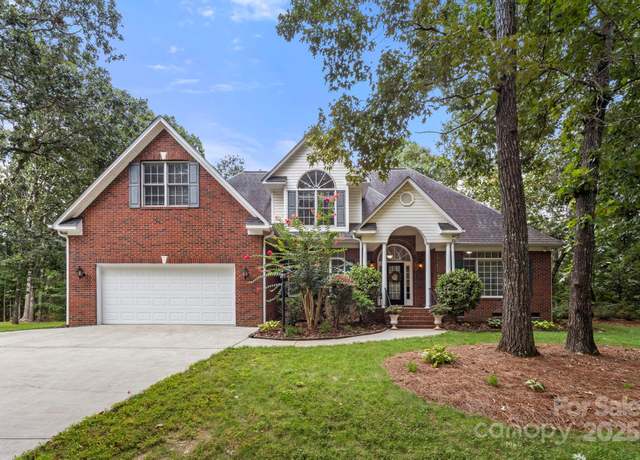 Property at 709 Pierce Ct, Rock Hill, SC 29730, 4 beds, 2.5 baths