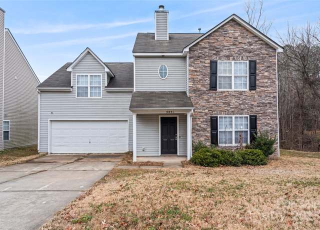 Property at 5851 Brookfield Pointe Dr, Charlotte, NC 28216, 4 beds, 2.5 baths