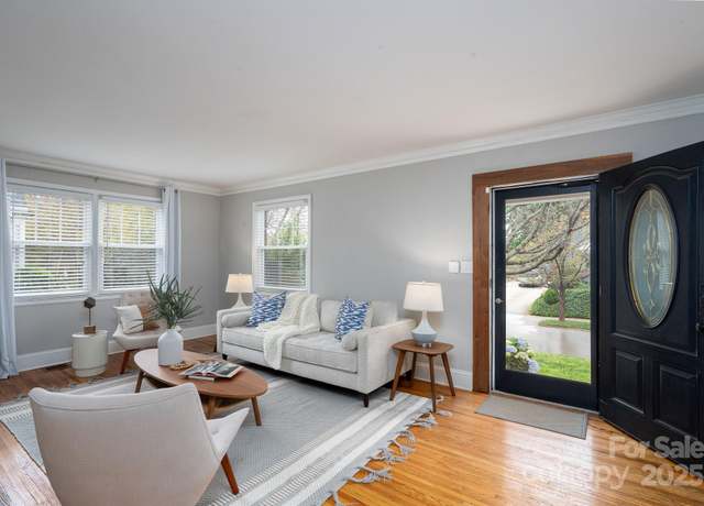 Property at 717 Woodruff Pl, Charlotte, NC 28208, 4 beds, 1 bath