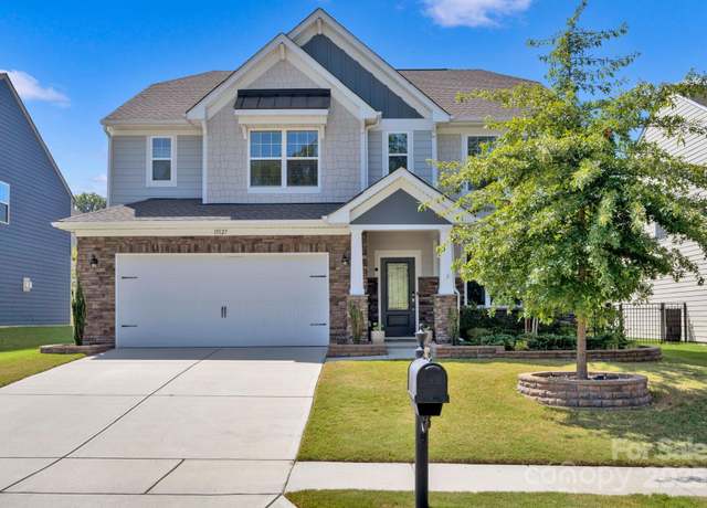 Property at 15127 Oleander Dr, Charlotte, NC 28278, 4 beds, 2.5 baths
