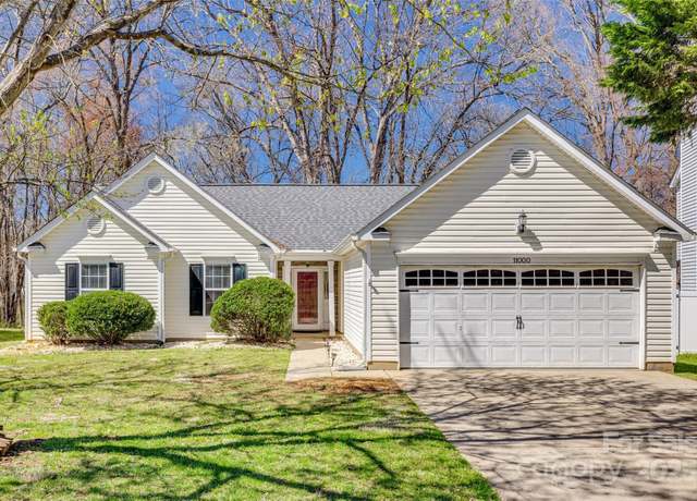 Property at 11000 White Stag Dr, Charlotte, NC 28269, 3 beds, 2 baths