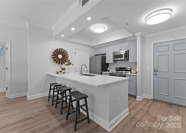 Property at 300 W Fifth St #509, Charlotte, NC 28202, 2 beds, 2 baths