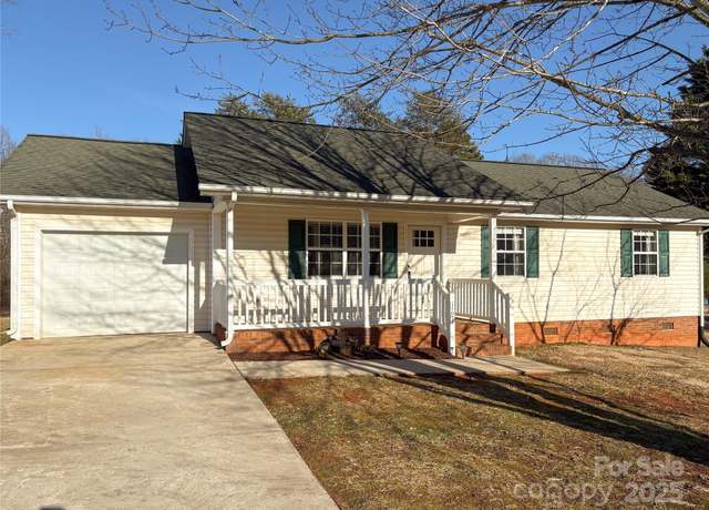 Property at 161 Westscott Dr, Statesville, NC 28625, 3 beds, 2 baths