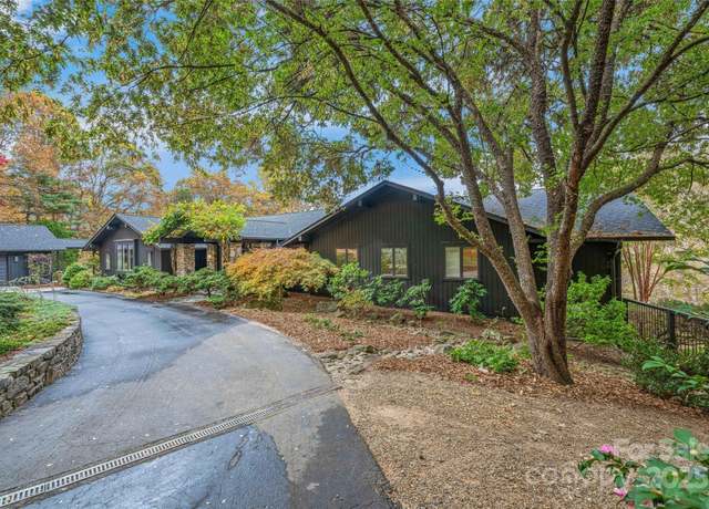 Property at 7 Parkview Dr, Asheville, NC 28805, 4 beds, 4.5 baths