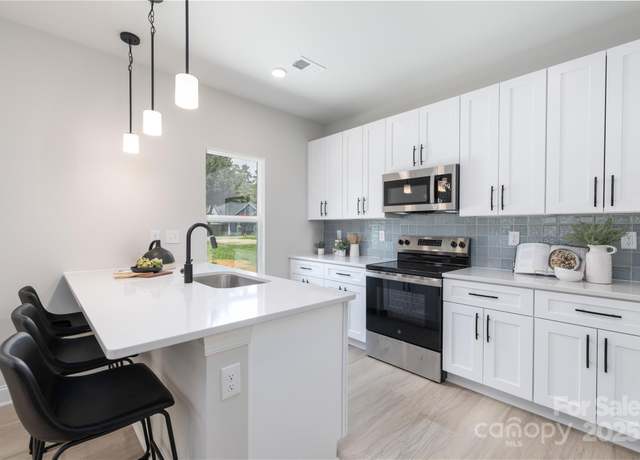 Property at 3610 Maggie Laney Dr, Charlotte, NC 28216, 3 beds, 2.5 baths