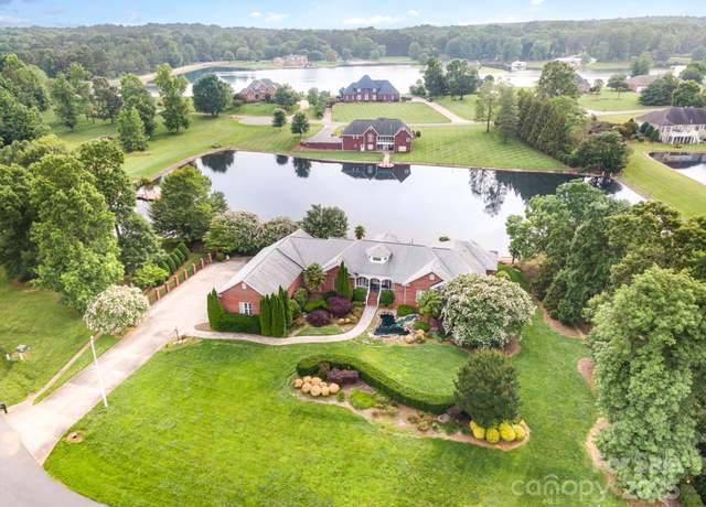 Property at 6823 Manatee Dr, Concord, NC 28025, 3 beds, 4.5 baths