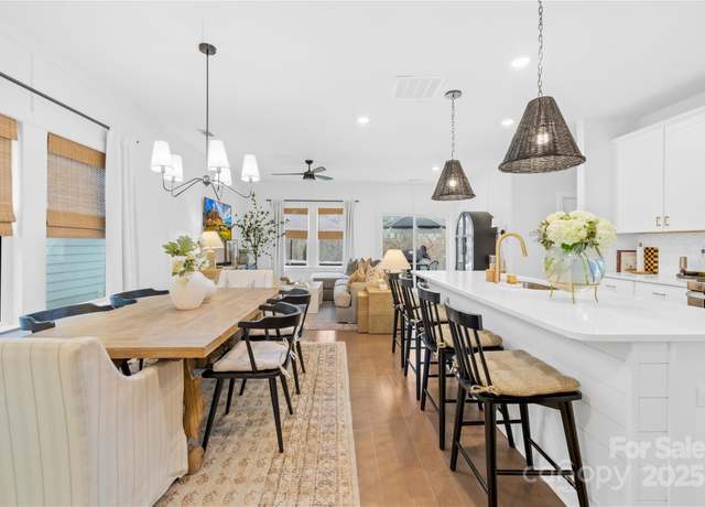 Property at 3512 Auburn Curb Rd, Charlotte, NC 28217, 3 beds, 2.5 baths