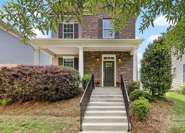 Property at 2638 Double Oaks Rd, Charlotte, NC 28206, 3 beds, 2.5 baths