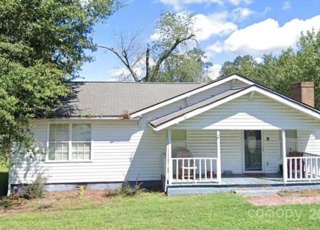 Property at 1038 Johnsontown Rd, Thomasville, NC 27360, 4 beds, 2 baths